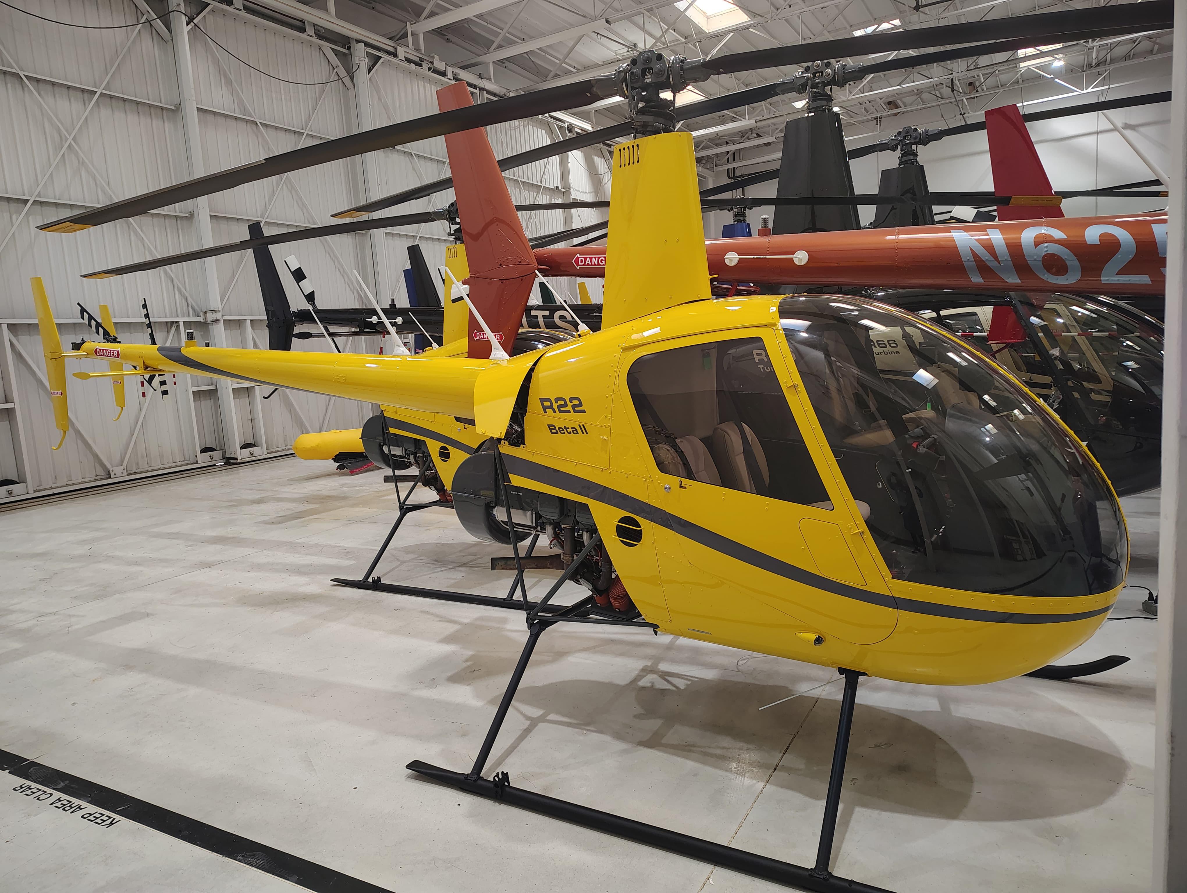 Helicóptero Robinson R22
